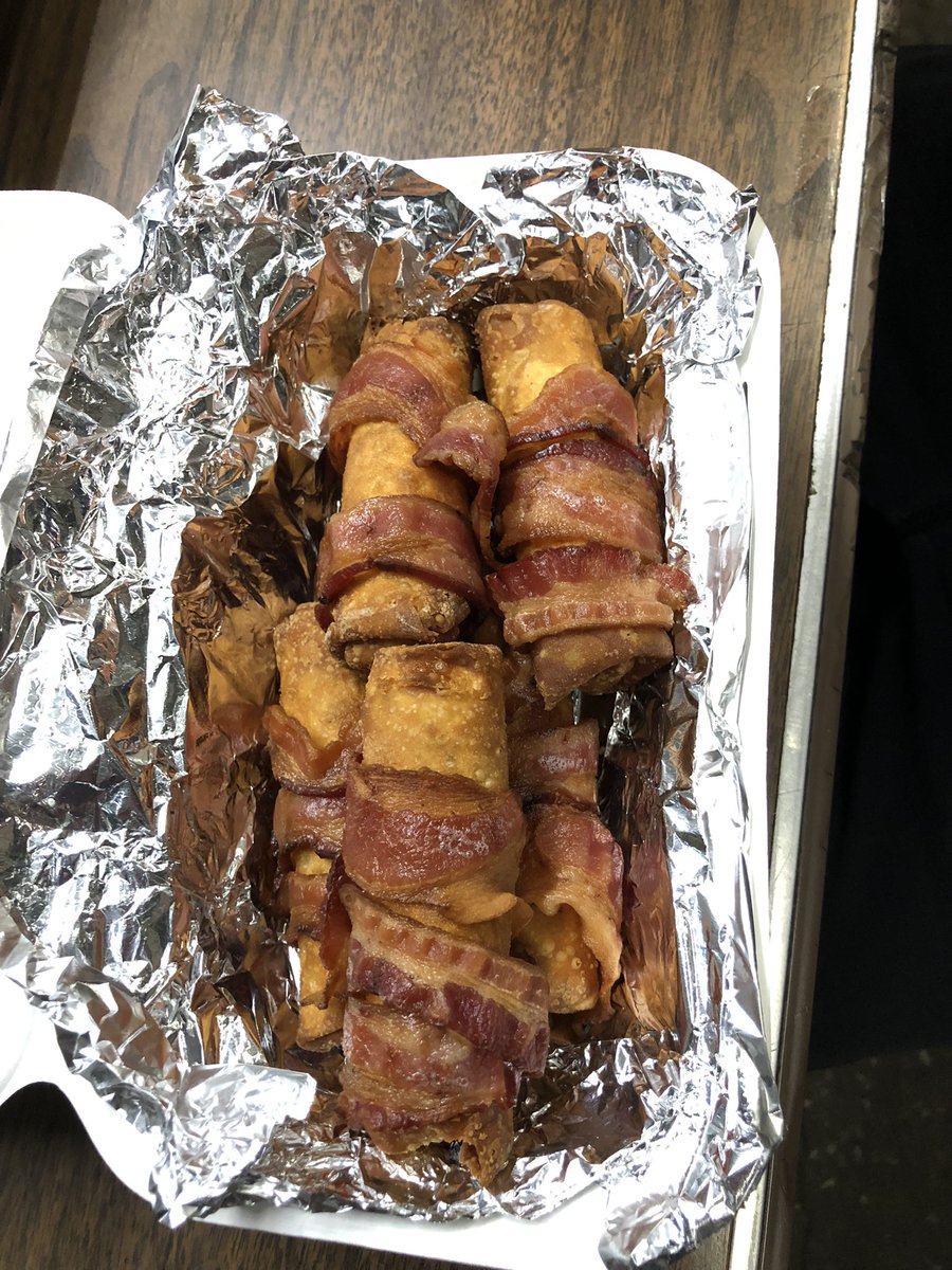 camgampp's tweet photo. @PizzaLogs bacon wrapped pizza logs? https://t.co/qp2A1xOykL