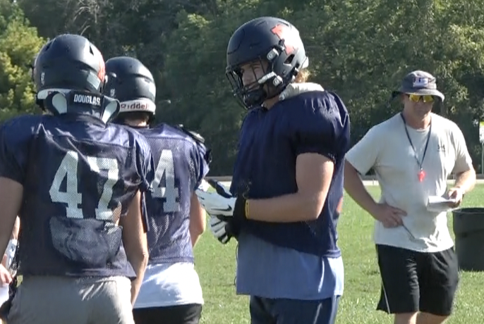 PREMIUM - Mic’d Up: Rochester Lineman Grant Wisecup Takes Us Through Practice As the Rockets Prep For Glenwood in Week Five channel1450.com/2022/09/22/mic…