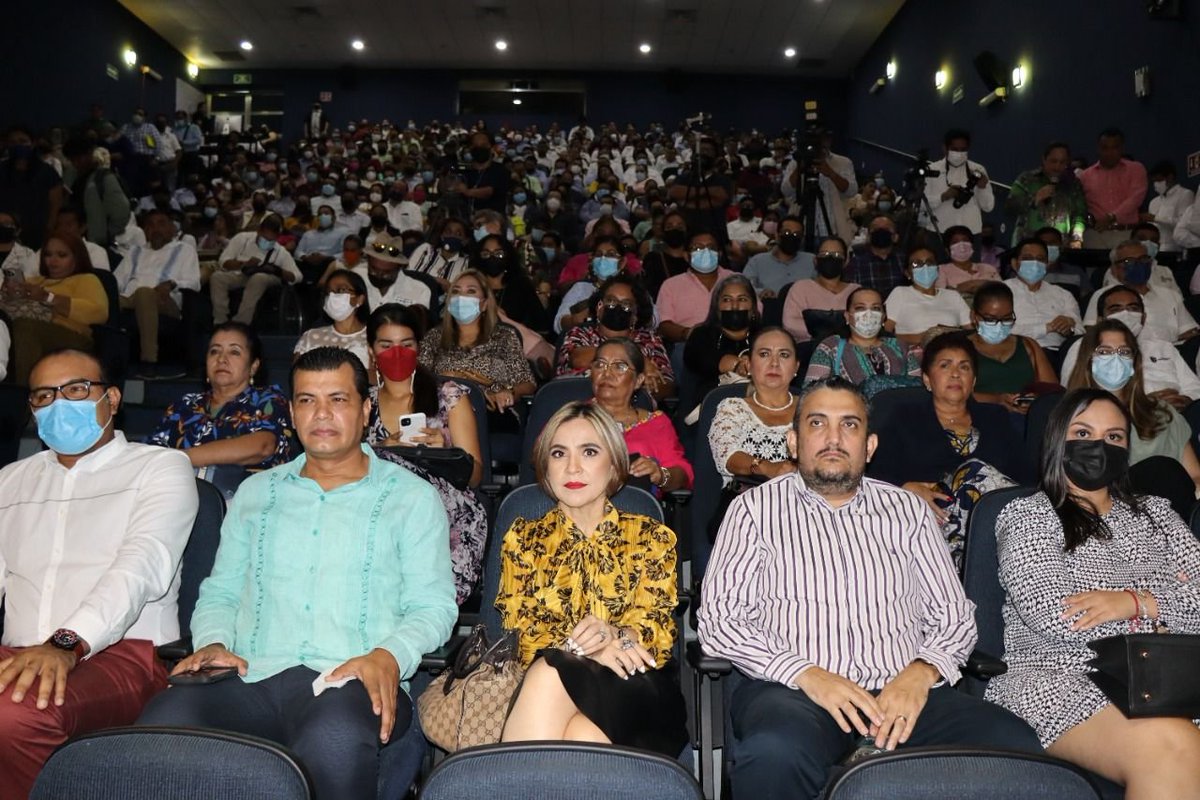 TE_TABASCO's tweet photo. La Presidenta @magochaea y el Magistrado @rileymata, participaron en la ceremonia de inauguración de las Jornadas por la Transparencia, organizada por @itaiptabasco; asistieron Dra. Karla Cantoral Domínguez, @narvaezosorio, @JulietDelrio, @bl_ibarra @Patricia_ITAIP @Edith_ITAIP. https://t.co/mFQ7wO2bhh
