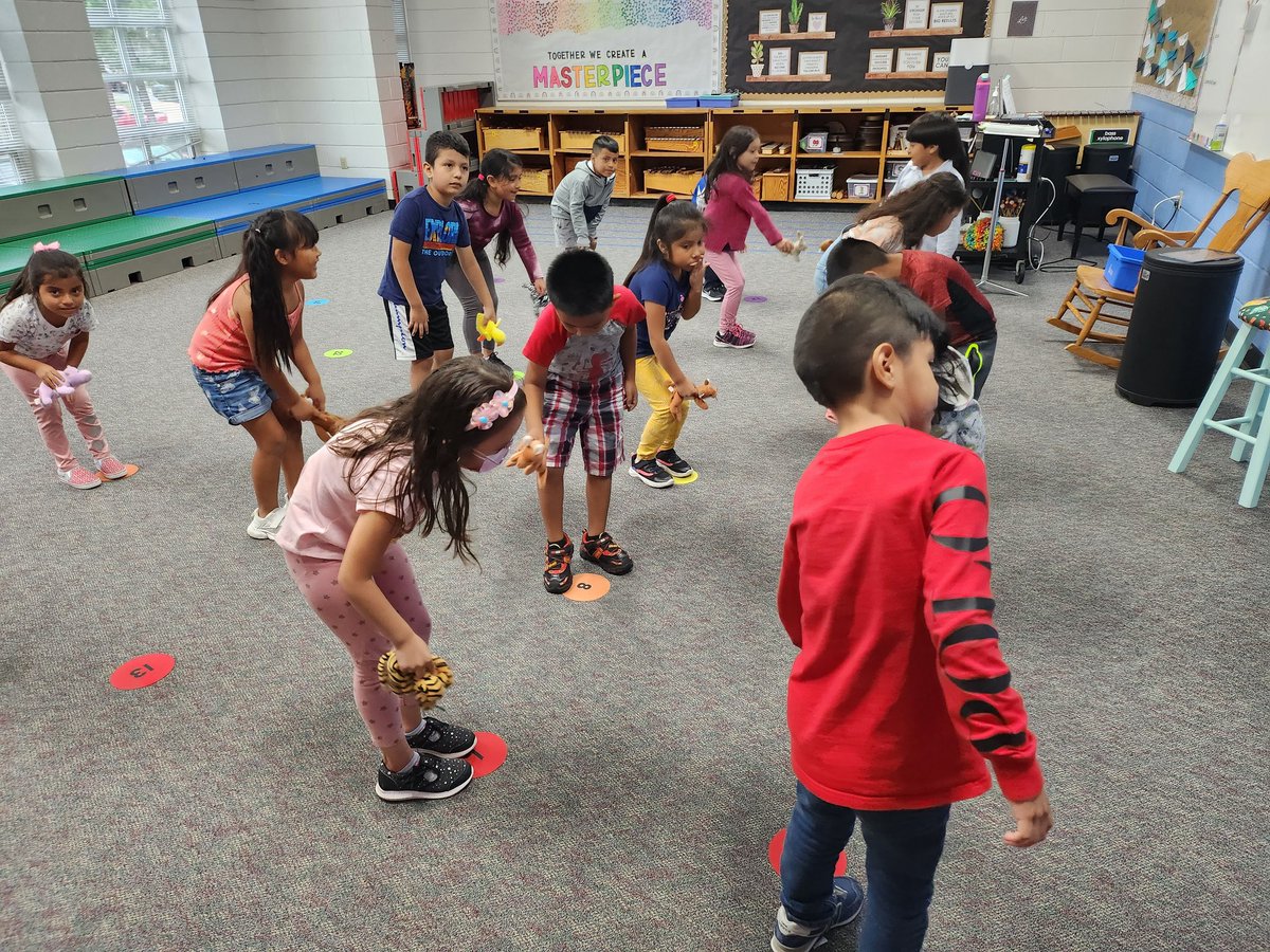 Enjoying our new beat buddies this week! Thank <a target='_blank' href='http://twitter.com/MrsHuttoMusic'>@MrsHuttoMusic</a> for sharing them with us! 💛 <a target='_blank' href='http://twitter.com/BarrettAPS'>@BarrettAPS</a> <a target='_blank' href='http://twitter.com/KWBjenflores'>@KWBjenflores</a> <a target='_blank' href='http://search.twitter.com/search?q=KWBPride'><a target='_blank' href='https://twitter.com/hashtag/KWBPride?src=hash'>#KWBPride</a></a> <a target='_blank' href='https://t.co/CFzC5TOySR'>https://t.co/CFzC5TOySR</a>