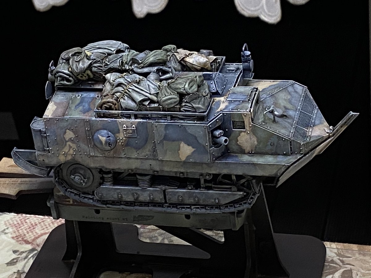 他もあるので、ここで完成とします。折れやすい銃身は脱着で。必ず折るんだよなぁ

Others are under construction, so this Schneider CA is completed.

#ScaleModel 
#ww1