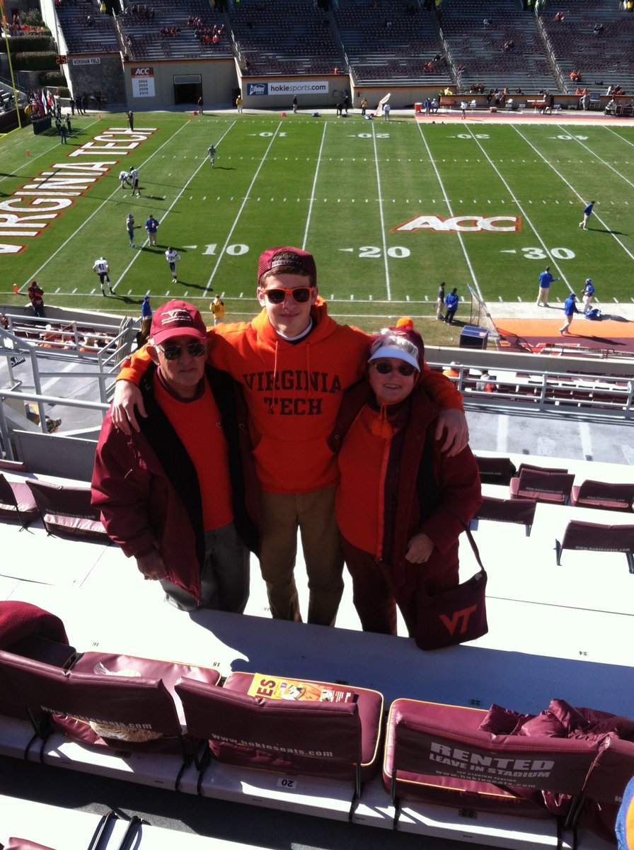 JordanLong_4's tweet photo. #ThrowbackLane https://t.co/TKnO1WQMsy