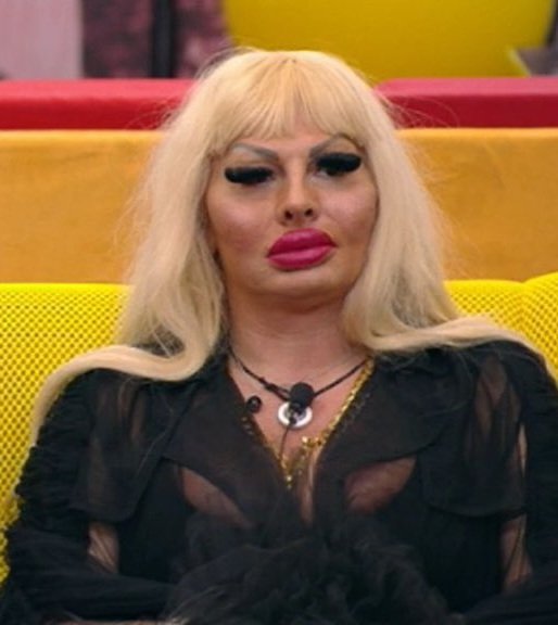 _ShiverEyes's tweet photo. Riflettendo sull' utilità di Orietta Berti 

#GFvip https://t.co/s23mgz5YKk