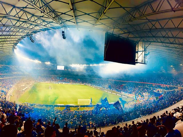 conexaocec's tweet photo. 🔵 Cruzeiro supera Atlético e garante maior média de público da Série B por antecipação.

2022 - Cruzeiro - 40.002 (em 16 jogos)

2006 - Atlético - 31.922

📰 @superesportesmg | 📸 @valdirvirjao https://t.co/xCNEsQZ6vo