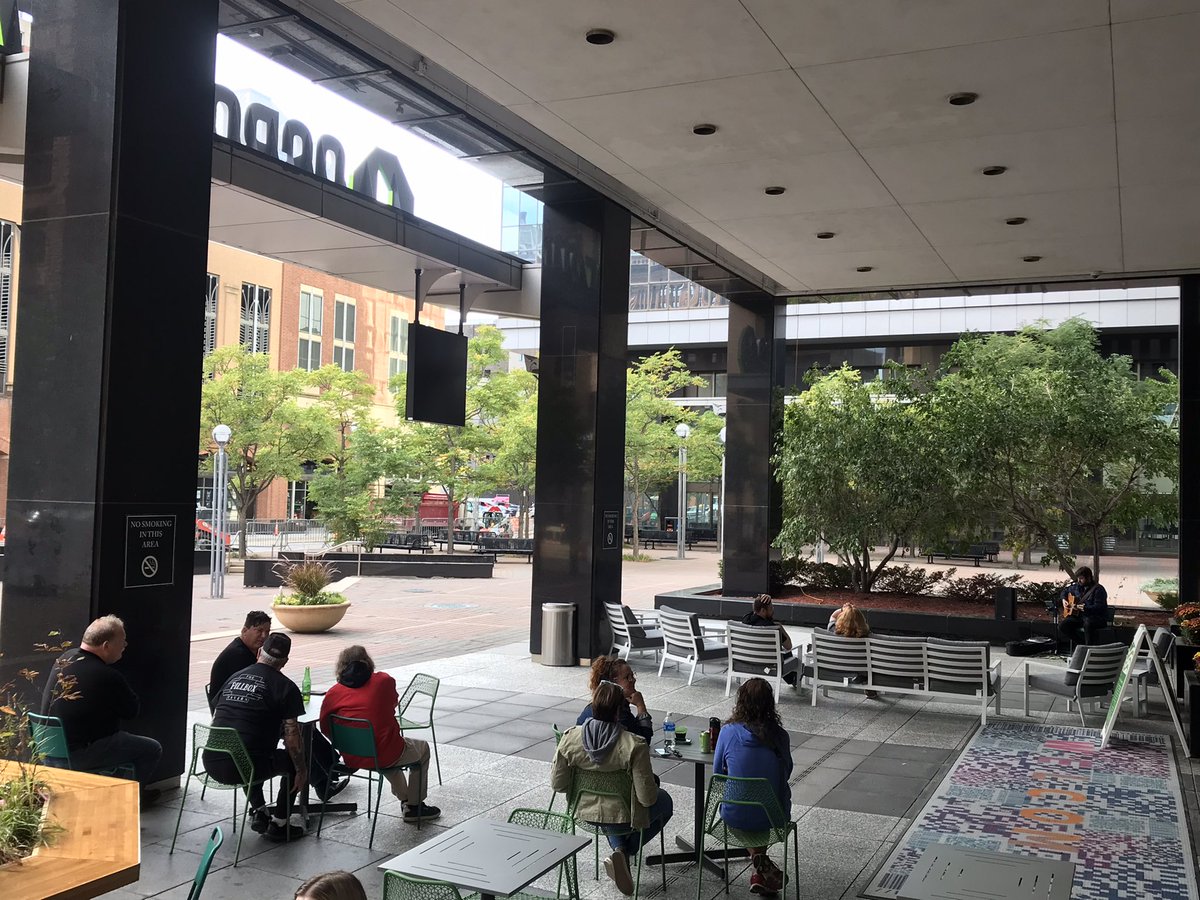 There’s fall in the air 🍁🍂 and we’re still enjoying music on <a href="/Osborn370/">Osborn370</a> patio! Happy Autumnal Equinox, y’all.