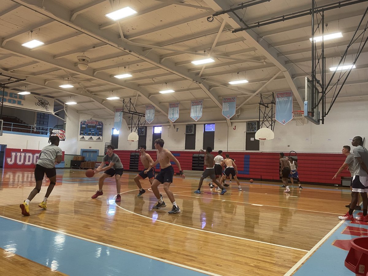 Mix of youth + experience at <a href="/fjhoops/">fjhoops</a> led by a strong returning backcourt in ‘23s Kyle Jones, Ernest Shelton + ‘24 LaQuan Byrd, ‘25 Kevair Kennedy. ‘25 Kevin Beck emerging on the wing + ‘24 Ant Lilly a workhorse. ‘26s Wini Mato, DJ Rivera Jr, Max Moshinski could all push for time