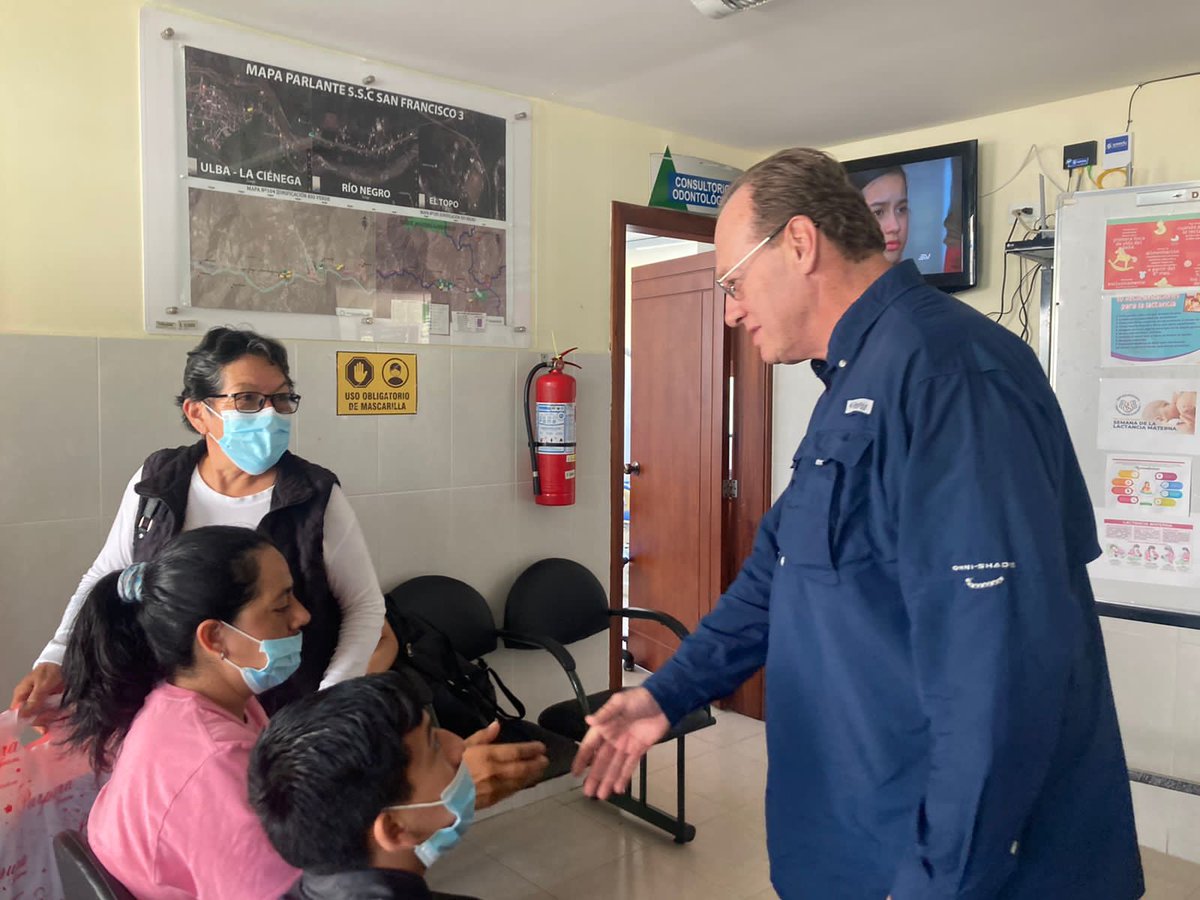 IESSec's tweet photo. Pedro Eguiguren, director del #IESSCampesino, visita dispensarios médicos en #Tungurahua y #Pastaza, para verificar su operatividad y la atención que reciben los asegurados. https://t.co/gVMyKtVnmy