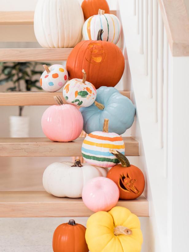 Painted pumpkin ideas for decorating this season ow.ly/YzKq50KOgOS || HGTV #DIY #design #homedesign