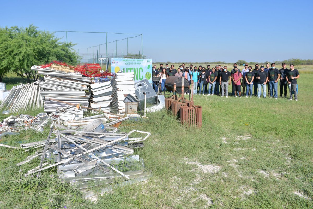 UTnortecoahuila's tweet photo. Hoy hacemos entrega de la Primera Colecta de materiales para reciclar "pet, fierro, cartón, papel, etc". Nuestro Comité de Ecología y los 38 brigadistas coordinan las actividades al interior de nuestra Universidad. #CorrecaminosSiempreAdelante @mrikelme @fsaracho10 @CoorUTyP https://t.co/TF3dneG6qm