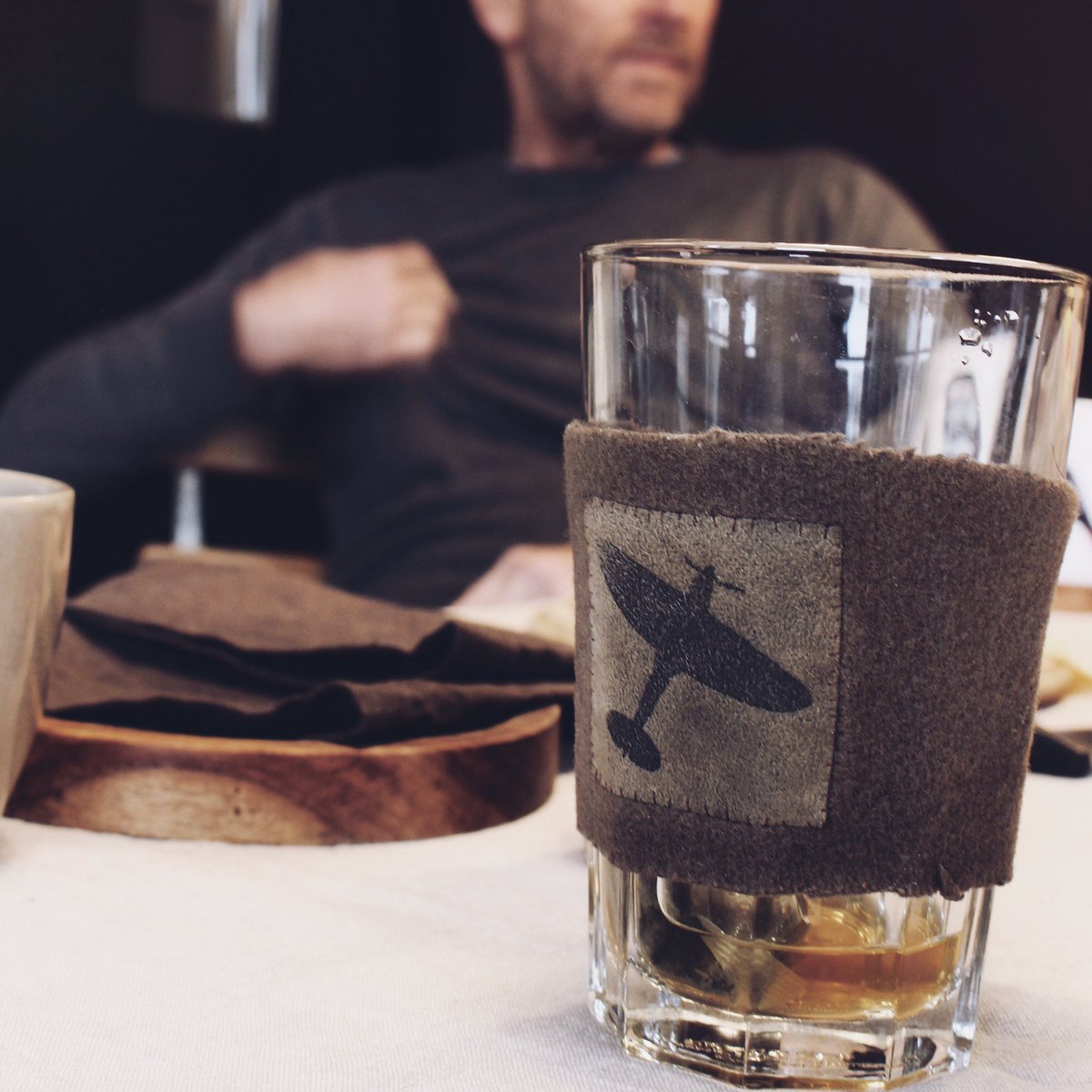 Trawlerstudio's tweet image. Evening chats always inspire great ideas. Family mealtime around our kitchen table is one of my favourite places to be. #kitchentabletalk