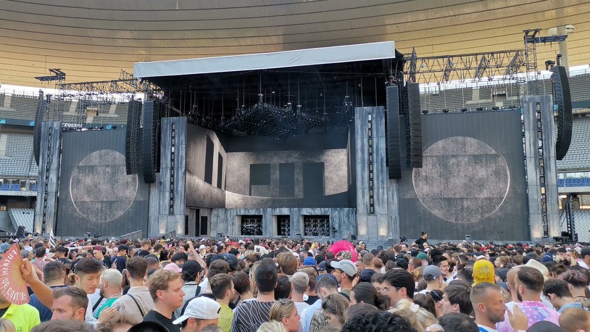 chromatica ball being the most chaotic place on earth: a thread