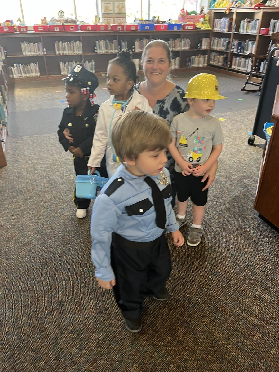 abbytriple's tweet photo. Today our Special Education Pre-k Class took a field trip around the school. They got to see the community helpers in the school building and learn about the things that they do keep the school running. We had an amazing time!#utimatelearningexperience @mabletones https://t.co/PX3dKI30Ew