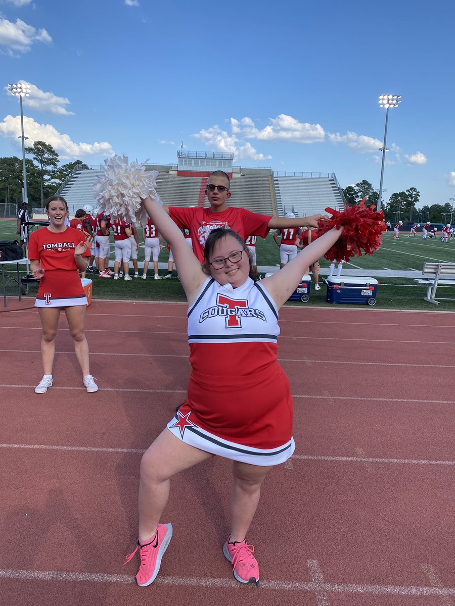 tomball_hscheer's tweet photo. We L❤️VE having our Cougar STARS🌟cheer with us on the sideline. You guys did GREAT! @TISDTHS @THS__athletics @FineArtsTomball https://t.co/CeQzkN56hL