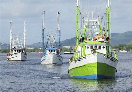 Inició en el litoral del Pacífico y Golfo de California, la captura de camarón. Con tradicional ceremonia en el Muelle la Puntilla en Mazatlán, Sinaloa, se despidió a las embarcaciones camaroneras para la captura del crustáceo.
ow.ly/CJzX50KQSYX