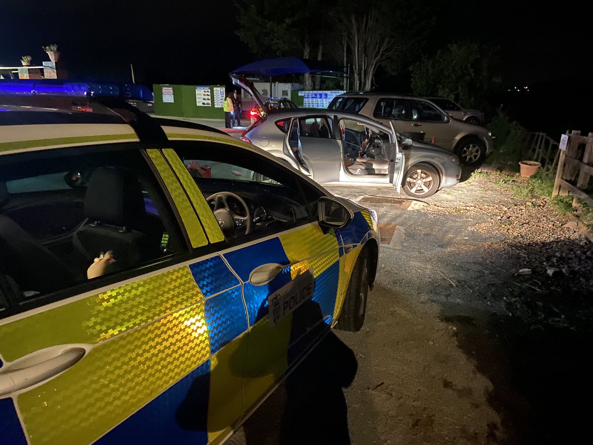 Busy night for the 2 #REDDITCH specials. Vehicle stopped with @OPUWorcs near #WORCESTER. Driver #arrested for #drugdrive and passenger for a #knife. #fatal4 #dontdrugdrive