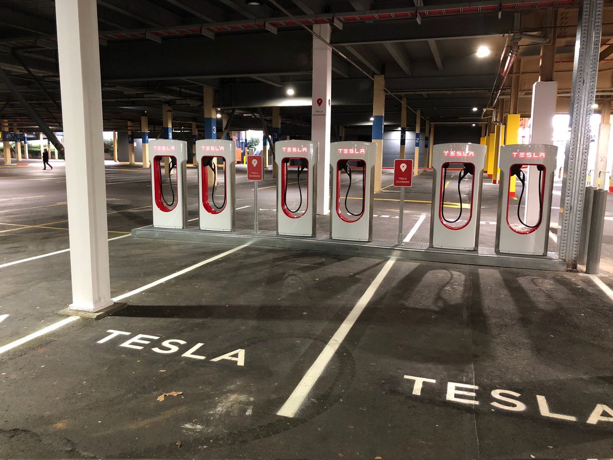 carl_kynaston's tweet image. Southpoint Tuggeranong ACT, Australia. Looks like these bad boys are operational. #model3au #model you #tesla