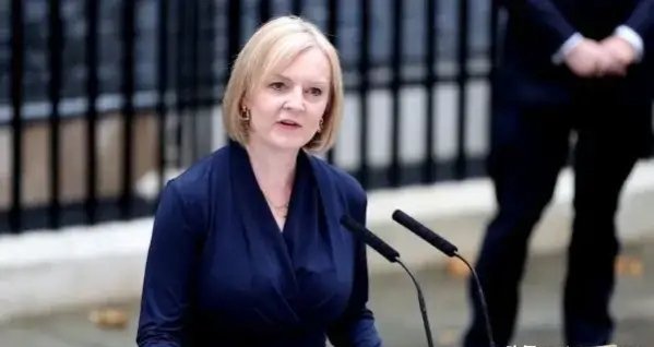 英国新首相利兹·特拉斯延续上届首相约翰逊对俄的强硬态度，她今天声明：“正如我所说，包括MLRS导弹在内的新型英国武器正在抵达乌克兰。在乌克兰获胜之前，我们不会休息。”