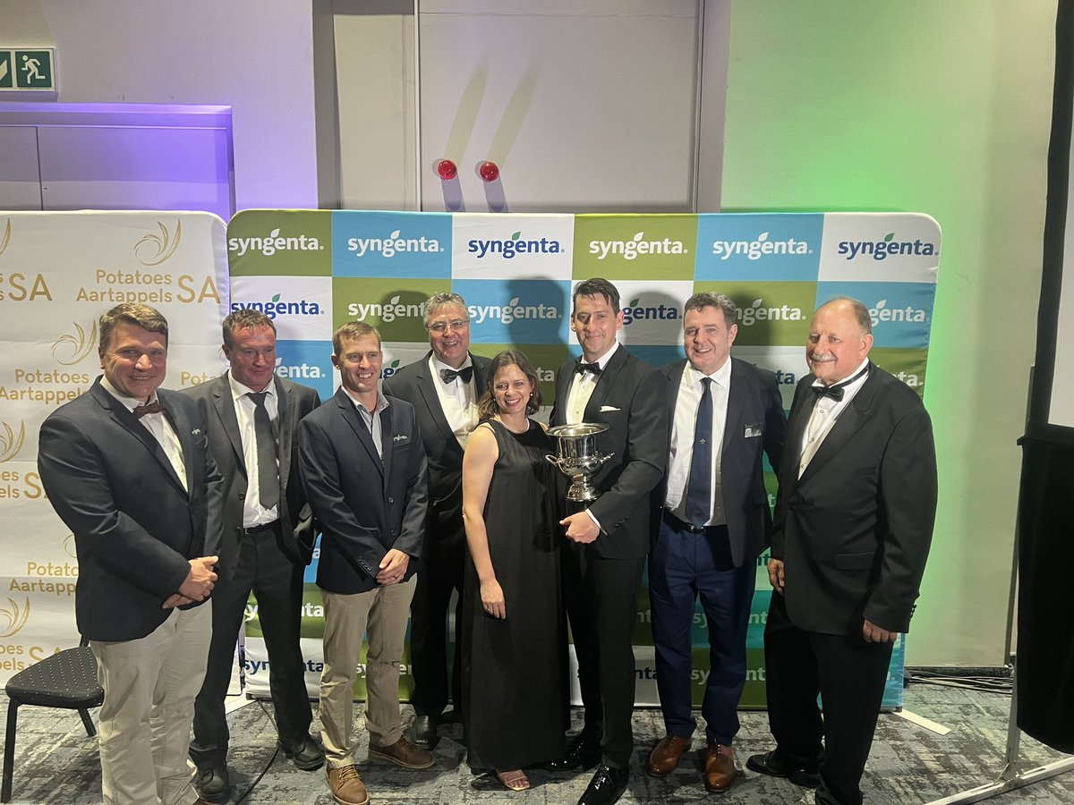 deonrsapta's tweet photo. Grow Fresh Produce wish to congratulate Murray Thompson of Anthorn Farming for winning the Potato Farmer of the year award at the prestigious Potatoes SA Congress Gala Dinner. We are proud to be associated with Murray. @Grow_Produce #potatoes2050 #anthornfarming #hrow https://t.co/mSgBqJ7dvQ