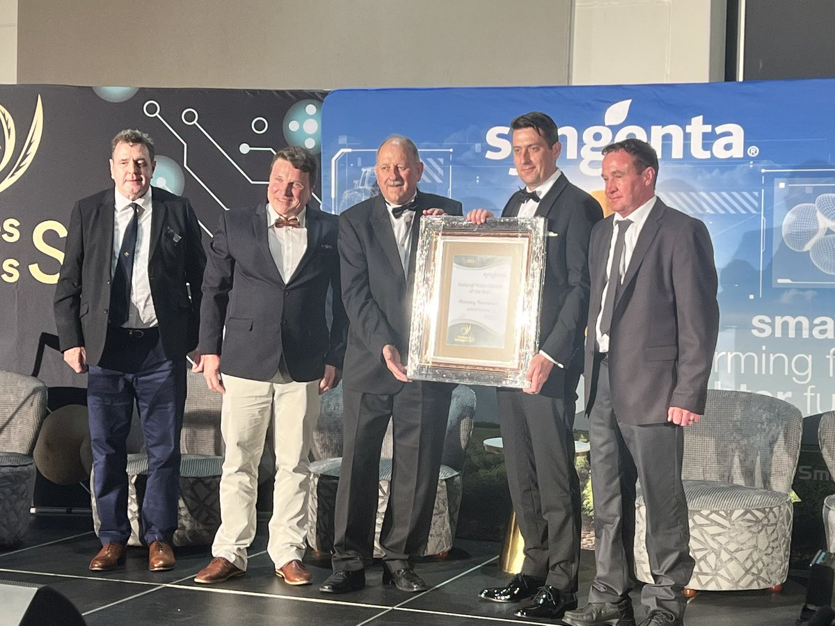 deonrsapta's tweet photo. Grow Fresh Produce wish to congratulate Murray Thompson of Anthorn Farming for winning the Potato Farmer of the year award at the prestigious Potatoes SA Congress Gala Dinner. We are proud to be associated with Murray. @Grow_Produce #potatoes2050 #anthornfarming #hrow https://t.co/mSgBqJ7dvQ