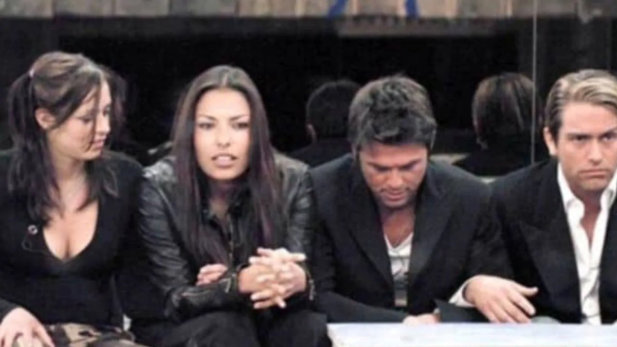 LucaCaTe007's tweet photo. Qui per ricordarvi che sono passati 18 anni da quella  storica  quarta edizione del Grande Fratello #GfVip https://t.co/y2WOihxYeN