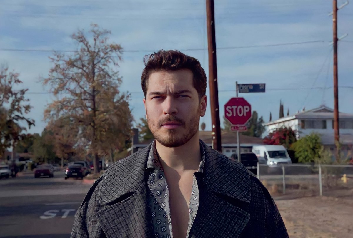 Happy birthday to our favorite Turkish star! ⭐️
- - 
#ÇağatayUlusoy
#iyikidoğdunçağatayulusoy