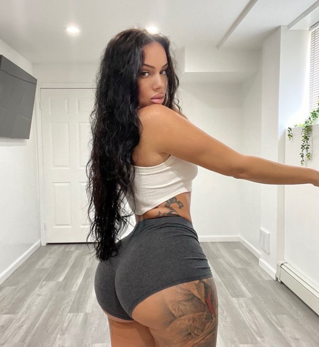 Drop your area code 👀 718 https://t.co/oOic5Iun3M