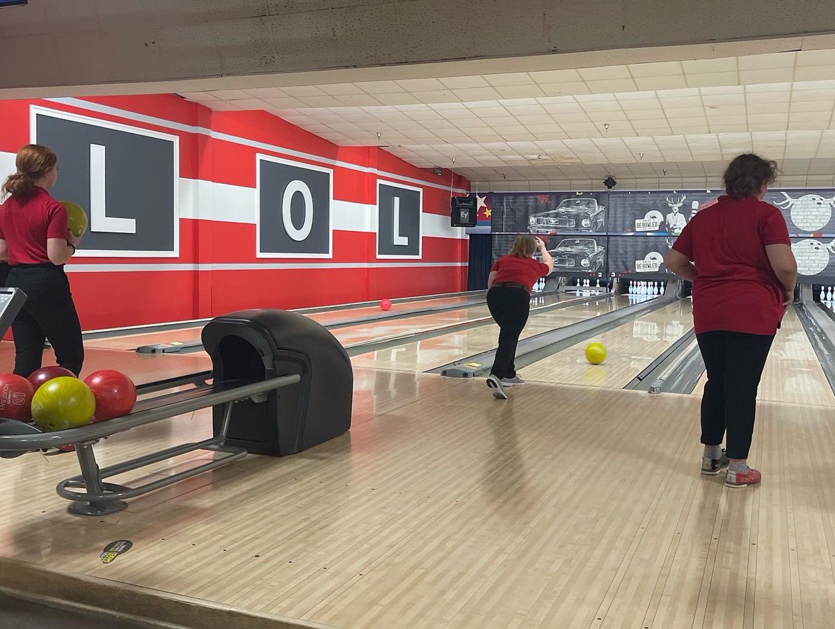 bmsh_athletics's tweet photo. Having fun and knocking down some pins 🎳 #VarsityBowling https://t.co/w1aBLjI7pi