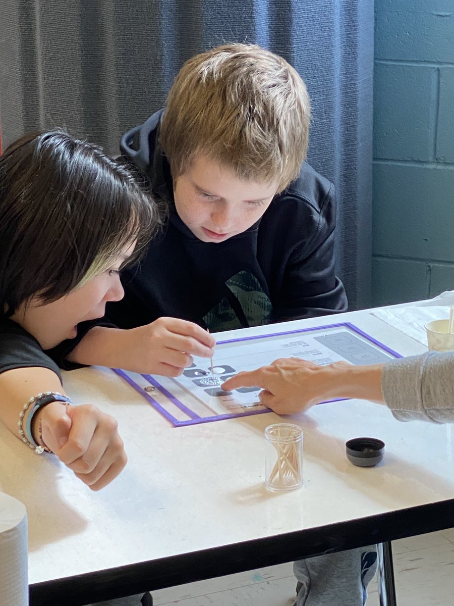 MNtdse's tweet photo. Do you know what happens when you mix vinegar, with baking soda, and/or glue, and/or borax? We do! Thank you ⁦@cfc_nilesk12⁩ for helping us with our science units ⁦@NTDSE⁩ ⁦#NTDSEmpowers https://t.co/Nu3vnVRF3s