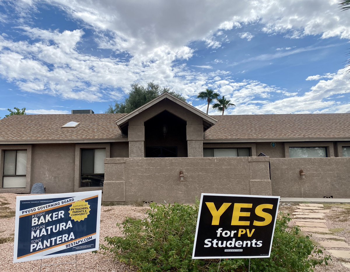 DeborahMullerAZ's tweet photo. It’s a great day to support public education and educators in Arizona — and it all starts with your own school district! #protectpubliced #stopvoucherexpansion #publicschoolproud https://t.co/QvYKTFj3Ht