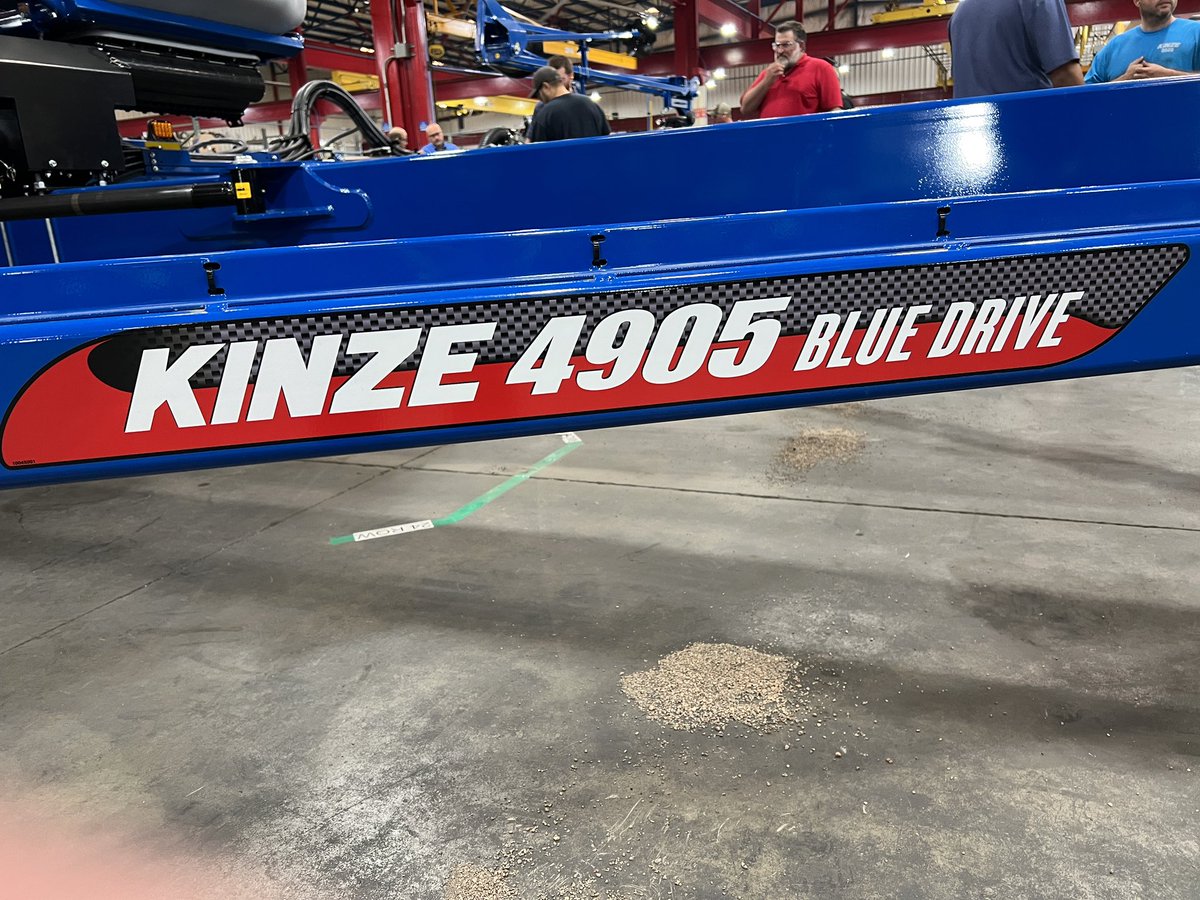 snveatch's tweet photo. Our first MY23, 4905 planter customer quality audit today with engineering, production & quality! @Kinze #customerfocus #bluedrive #bluevantage https://t.co/LE9D0ry7ut