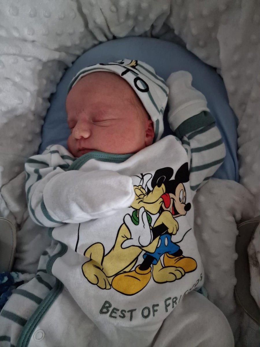 Russell ®️ tweet media