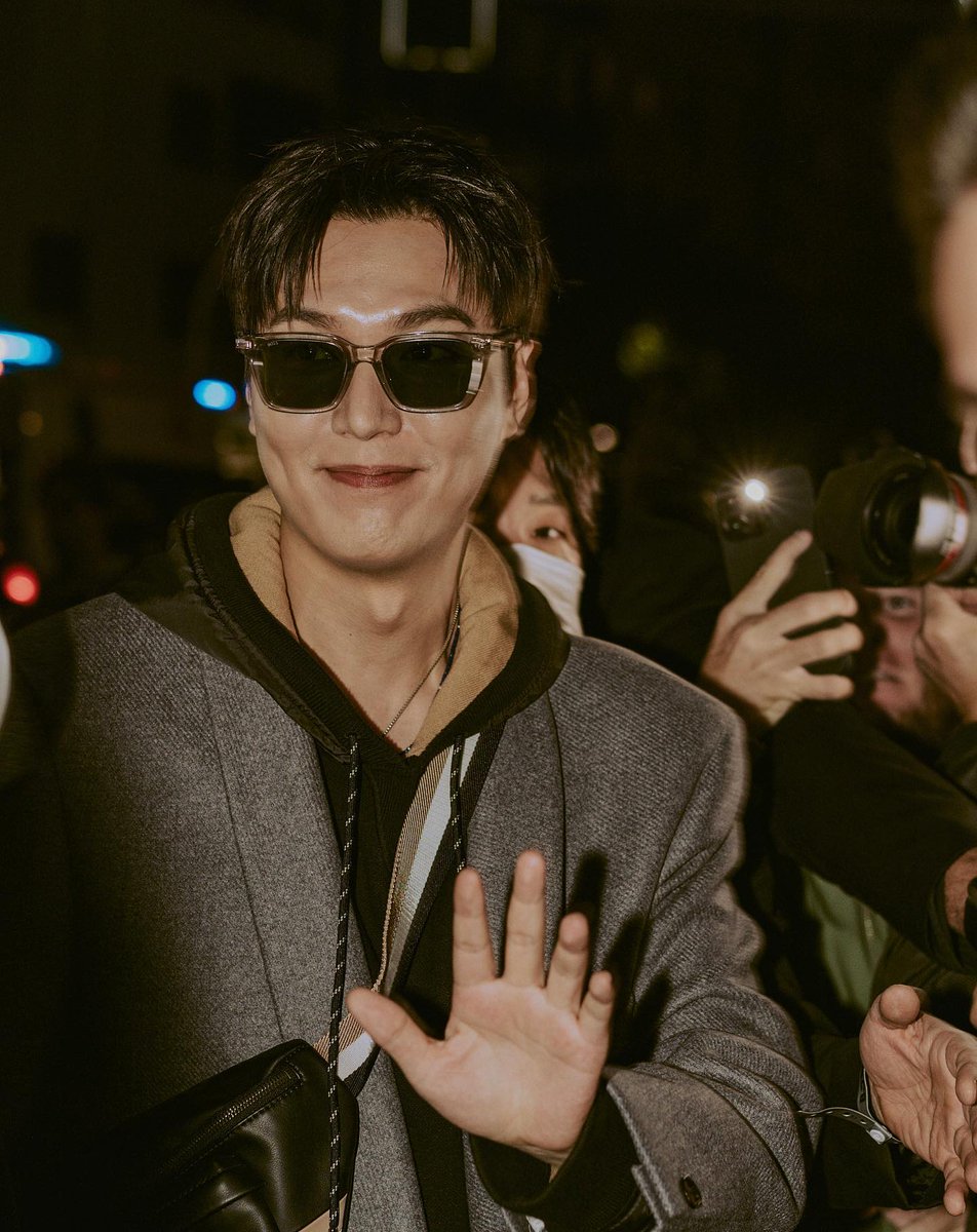 DA_LMH's tweet photo. Repost @anumphotography

@ActorLeeMinHo at @HUGOBOSS 

#LeeMinHo #Boss #MilanoFashionWeek 

https://t.co/dp7L485dWV https://t.co/pDwTXGSNN5