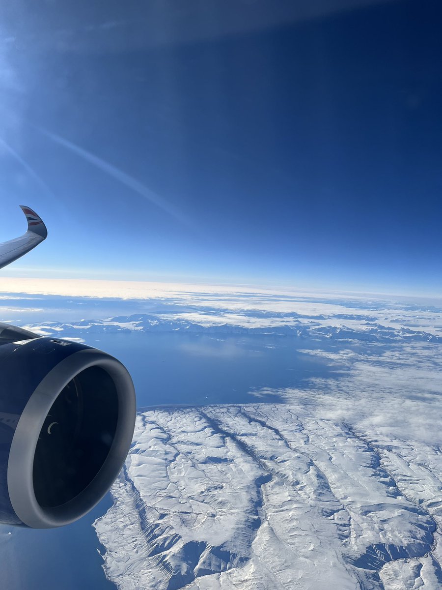 Great to meet top #avgeek <a href="/scottiebateman/">Scott Bateman MBE</a> and have him as part of the crew flying me to <a href="/flyLAXairport/">LAX Airport</a> today. Some beautiful views over mid/north Greenland
