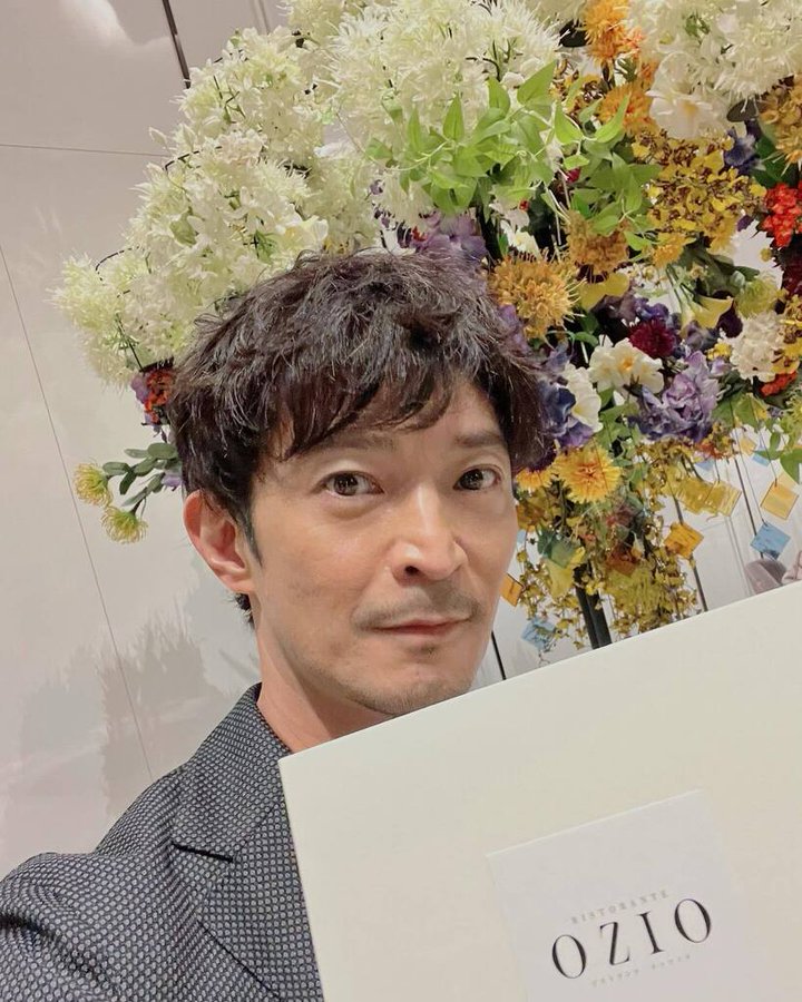 津田健次郎 ツダケン の誕生日や身長や学歴 津田寛治と似てるが兄弟か親戚 若い頃のイケメン画像も発見