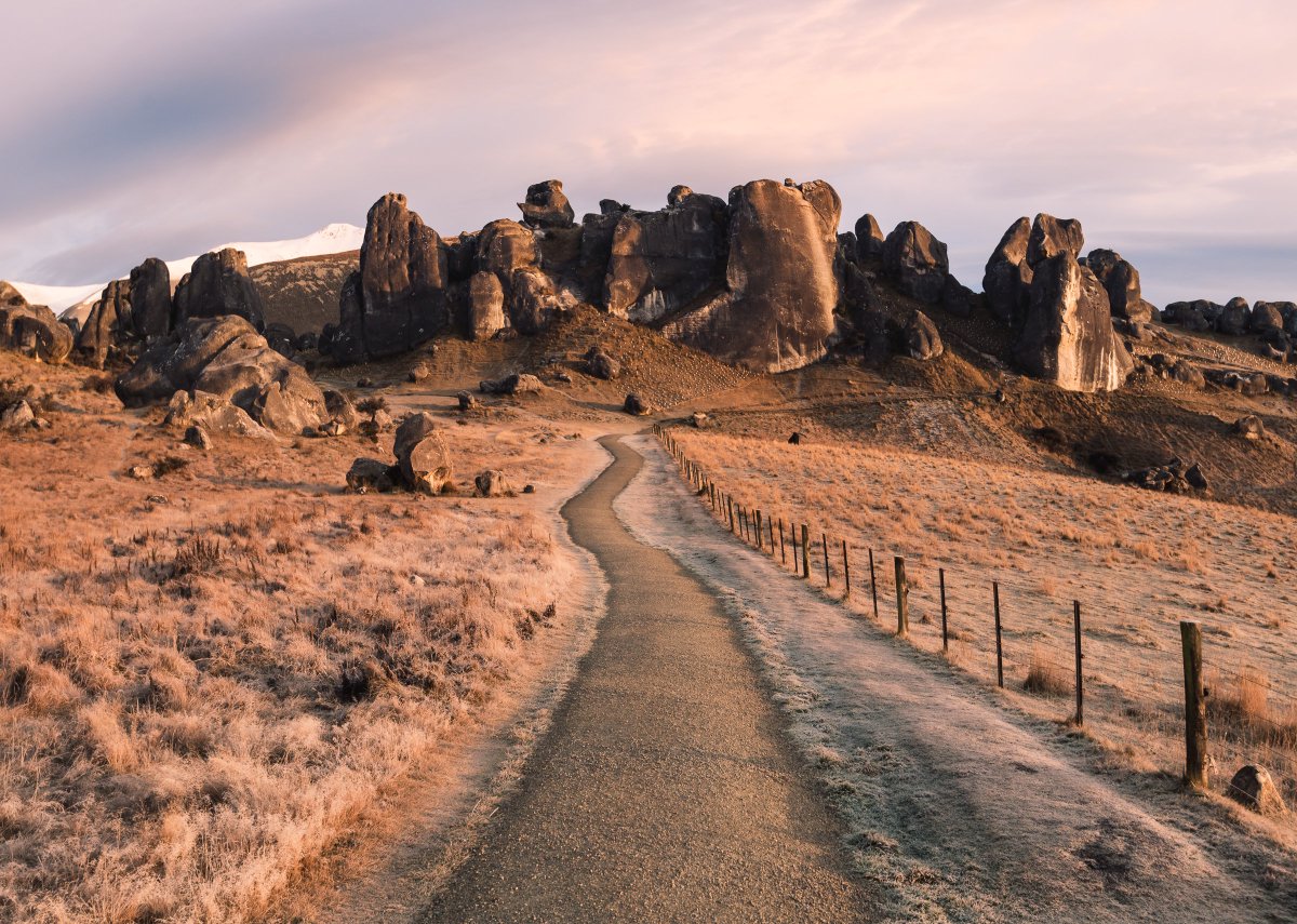 Be 'Middle-earth inspired' by Kura Tawhiti Castle Hill. Explore this magical natural wonder just over an hour away from Christchurch.🧝‍♀️📸🧙‍♂️

Check out christchurchnz.com/explore/middle… for more spots to explore!

#TheRingsOfPower #LOTR #MiddleEarth #MiddleEarthNZ #NZMustDo #LOTROnPrime