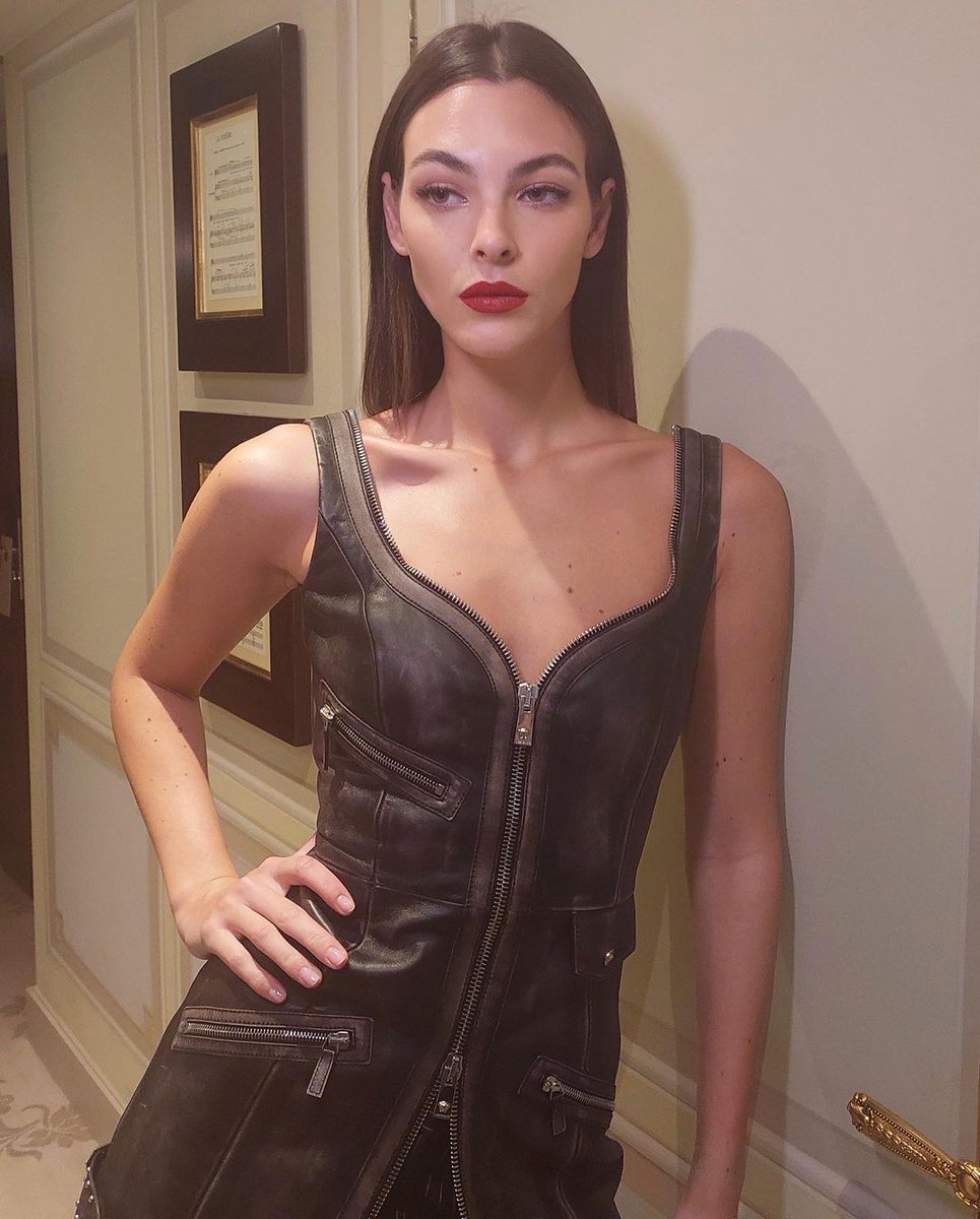 butterflydearly's tweet photo. i can't get over this Vittoria Ceretti ♥️ https://t.co/yOdQnNBKee