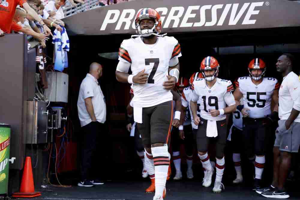 MoreForYou_CLE's tweet photo. The Jacoby Brissett led Cleveland #Browns are 2-1 and first place in the AFC North. https://t.co/dO2DlPnWgu