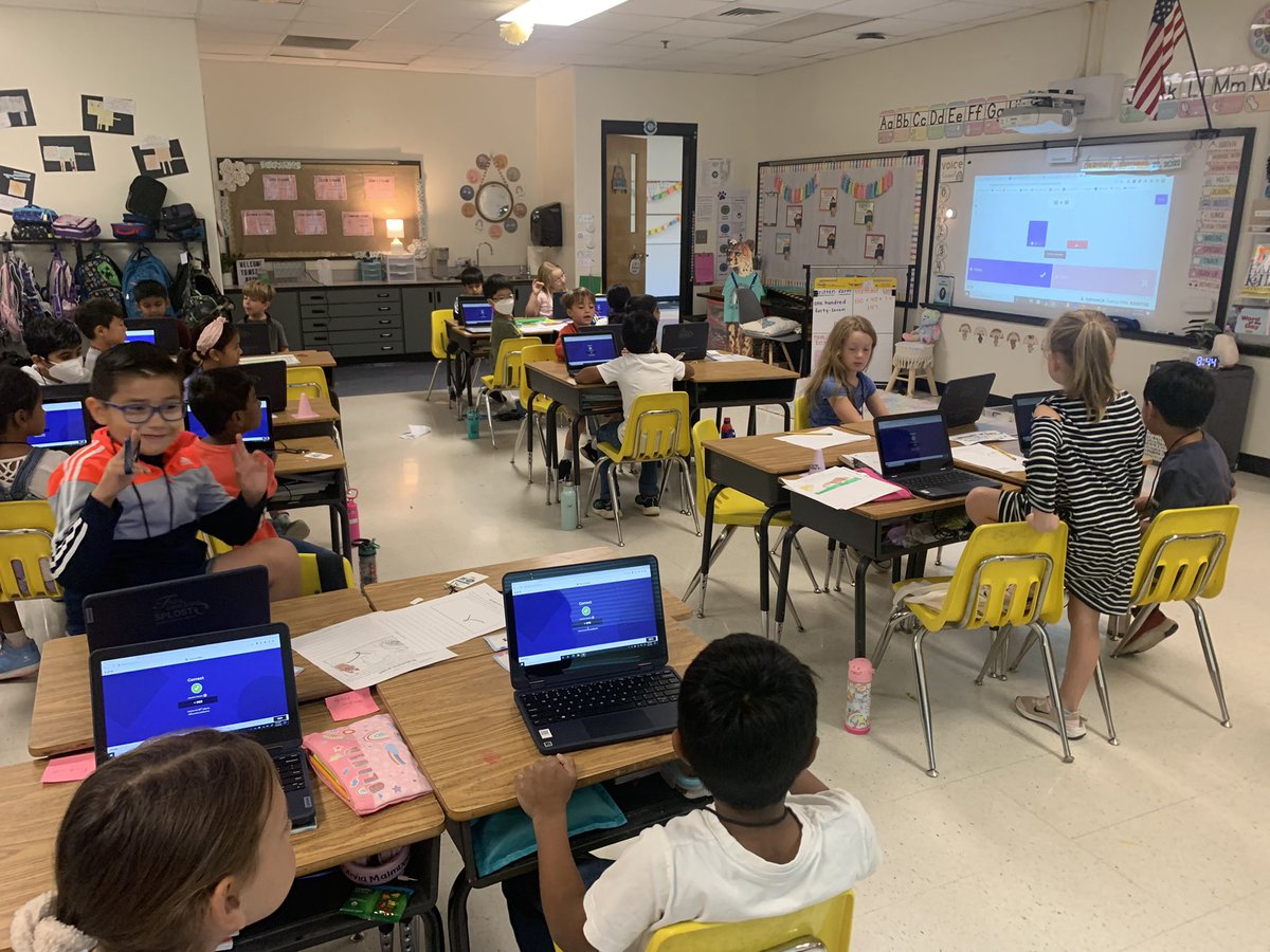MsZbikowski's tweet photo. Played Kahoot for the very 1st time with my kiddos today to review for their math Unit test and they had the BEST time! 💻👩🏾‍💻👨🏽‍💻 https://t.co/Ig1LKa9yjw