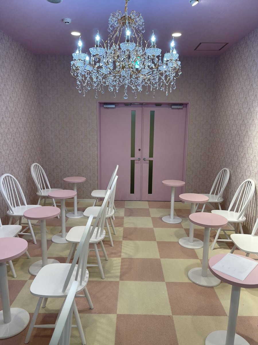 pancakemansion's tweet photo. めいどうぃんくのメイド募集中！中洲川端駅直結のゲイツビル内に13:00〜21:00中洲ですが安心できるノンアルコールでの営業を致します。衣装もオリジナル及びキャンフルのかわいい衣装をご用意しています。在籍店の許可あれば同業種の掛持ちOKです。時給1000円〜 交通費支給 チェキ、ドリンクバック有り https://t.co/p5baLxtYJf