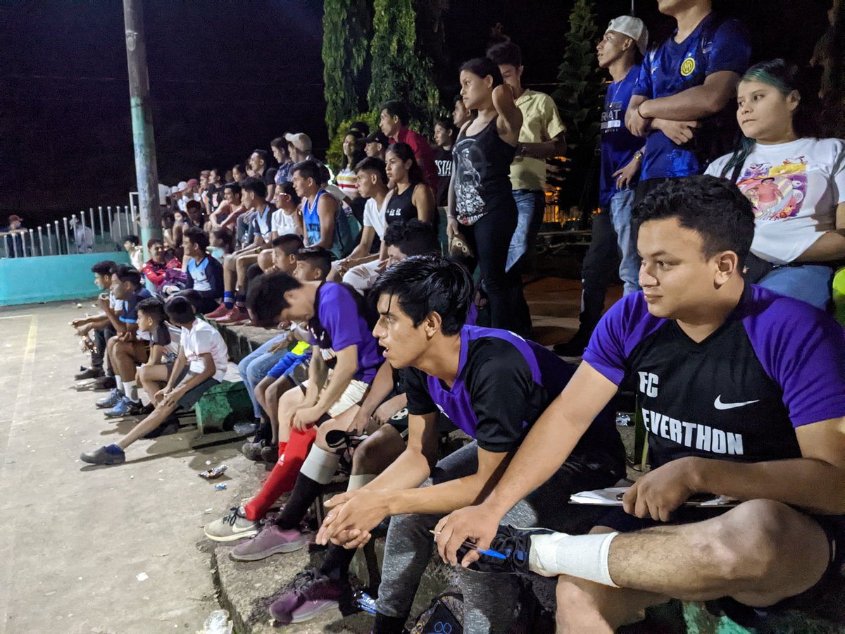 RedComElAyote's tweet photo. Liga recreativa de Fútbol Sala, #TiemposDePaz ❤️🖤 #ElAyote 
#Nicaragua 🇳🇮 https://t.co/5LIdAQDSol