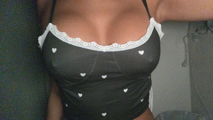? so uhmm anyone else horny rn or just me???? https://t.co/LKSaSWU18V