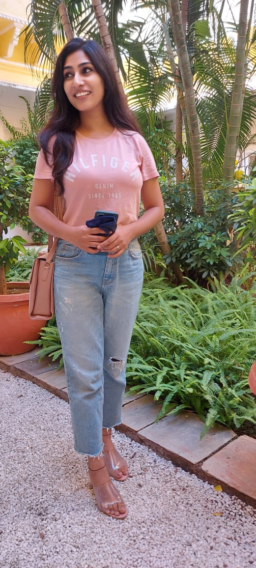 BaghelNavya's tweet photo. Have a Beautiful Morning to you all my lovely #Twitter family !!❤️🥀
All your support and blessings are the only reason what makes me smile and feel blessed !✨🥰

#goodmorning #TwitterFamily 🌷 https://t.co/VYXhkIYg9M