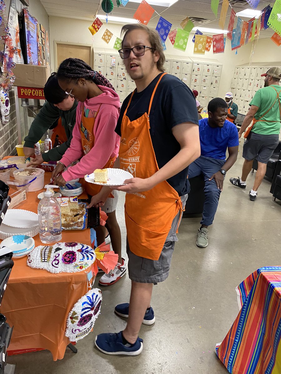 JosiahJavier's tweet image. Overnight success sharing celebration day 1 @WillWea47438262 @RubenRod17 @Ashleyaa540n @HDMidland_0561 #successsharing
