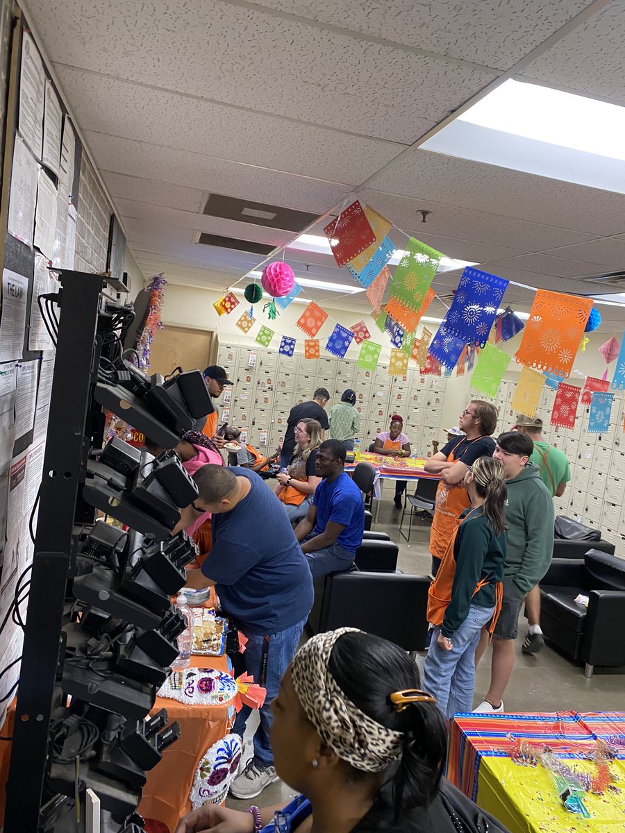 JosiahJavier's tweet image. Overnight success sharing celebration day 1 @WillWea47438262 @RubenRod17 @Ashleyaa540n @HDMidland_0561 #successsharing