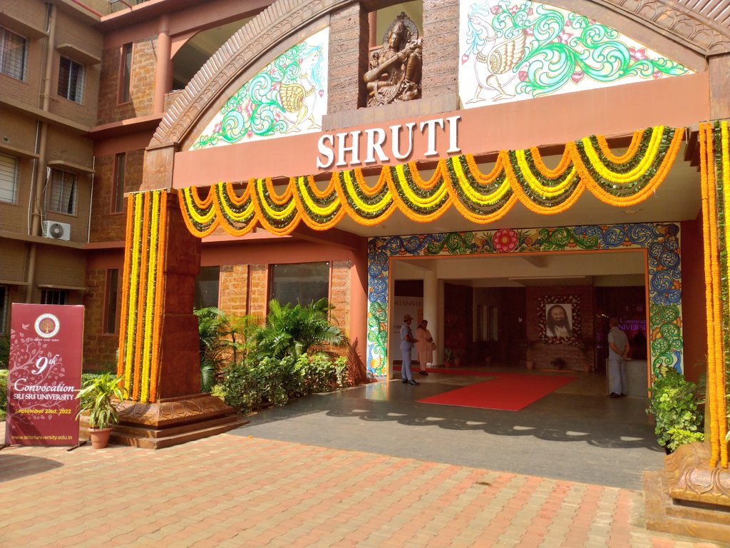 SriSriU's tweet photo. .#Convocation2022: The stage is set for one of the most awaited events of #SriSriU. It's Convocation Day, the first big milestone in a students academic career. Join us on

Facebook live: https://t.co/8LWBp1cYrU

#SSUConvocation #Batchof22 https://t.co/GgQDIRuukM