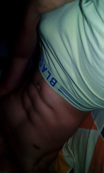 la noche... buena https://t.co/V2gEofkL82<a href="/tag/cruising"class="tags"><span>#cruising</span></a><a href="/tag/chimba"class="tags"><span>#chimba</span></a>