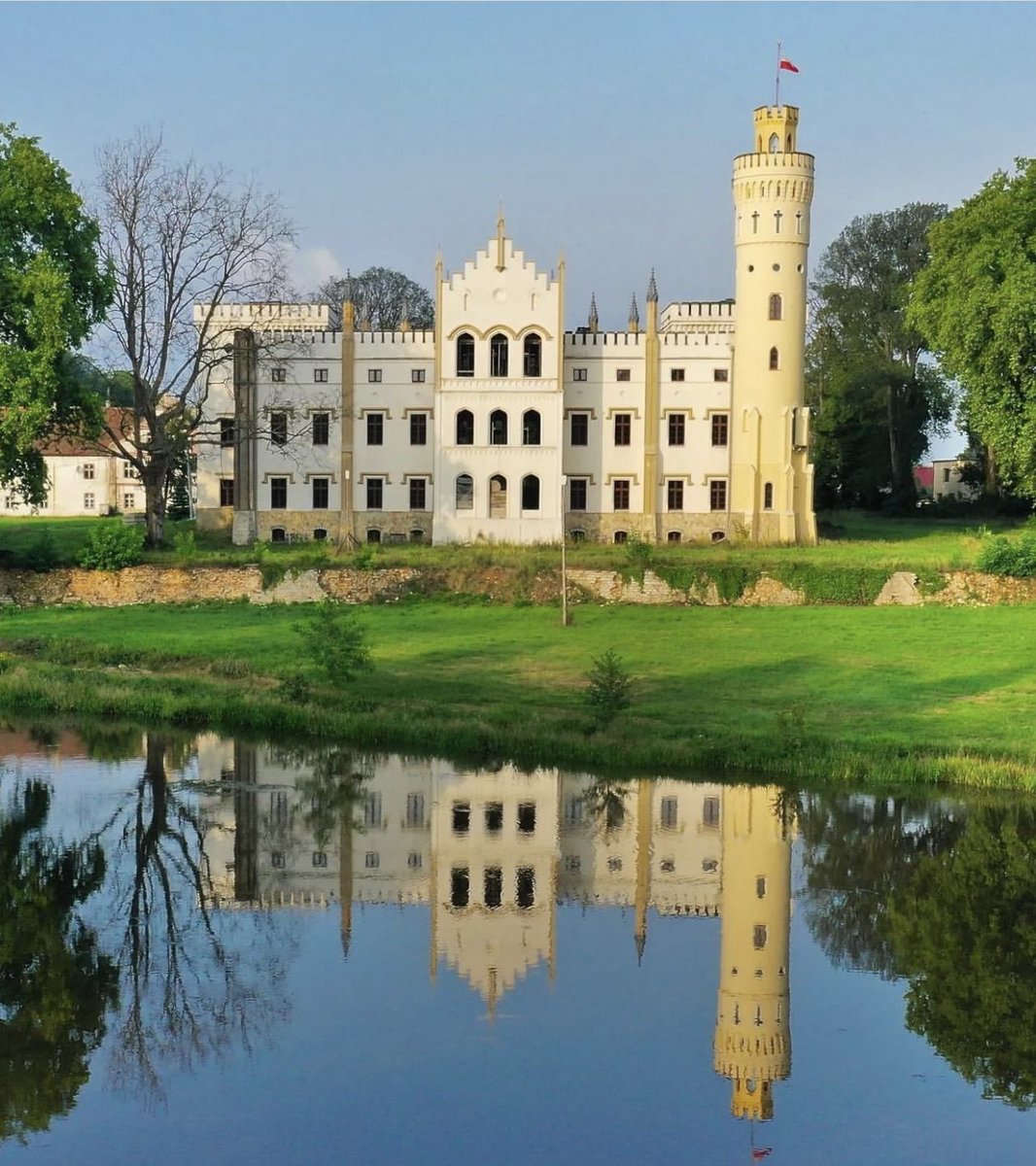 planitcosmo's tweet photo. TGIF for all of Planit’s many offices!  #PlanitCosmopolitan #EstateWeddings #EstatesForWeddings #WeddingEstates #LocationsForWeddings #Locations #Castles #CastleWeddings #LosAngelesWeddings #NewYorkWeddings #ItalianWeddings #ParisianWeddings #IrishWeddings #EnglishWeddings https://t.co/1hLVgoWSQY