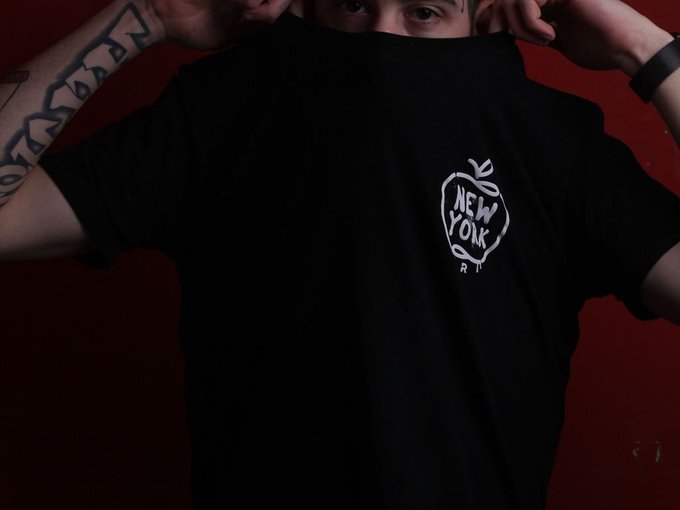 I'm online right now on SkyPrivate - pay-per-minute system for Skype live shows. Call me right now in