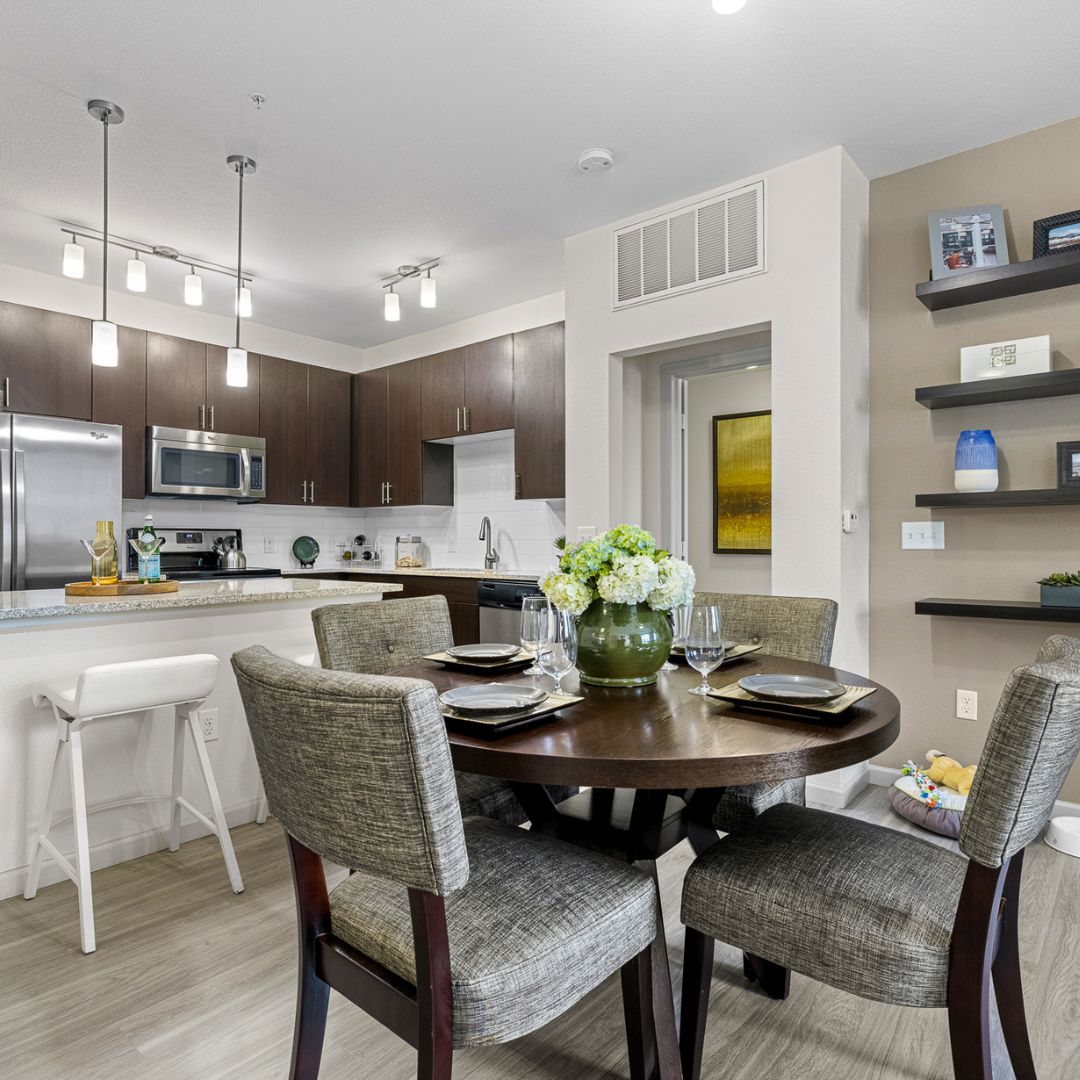 ElevateSequoia's tweet photo. The Parc is the perfect place to call home, with an exclusive location in the up-and-coming Denver Tech Center neighborhood. This area has it all—shopping, dining, outdoor activities, and easy access to Downtown Denver. Learn more: https://t.co/aMwK8Fh4wl #ElevateToSequoia https://t.co/mJION5KSr3