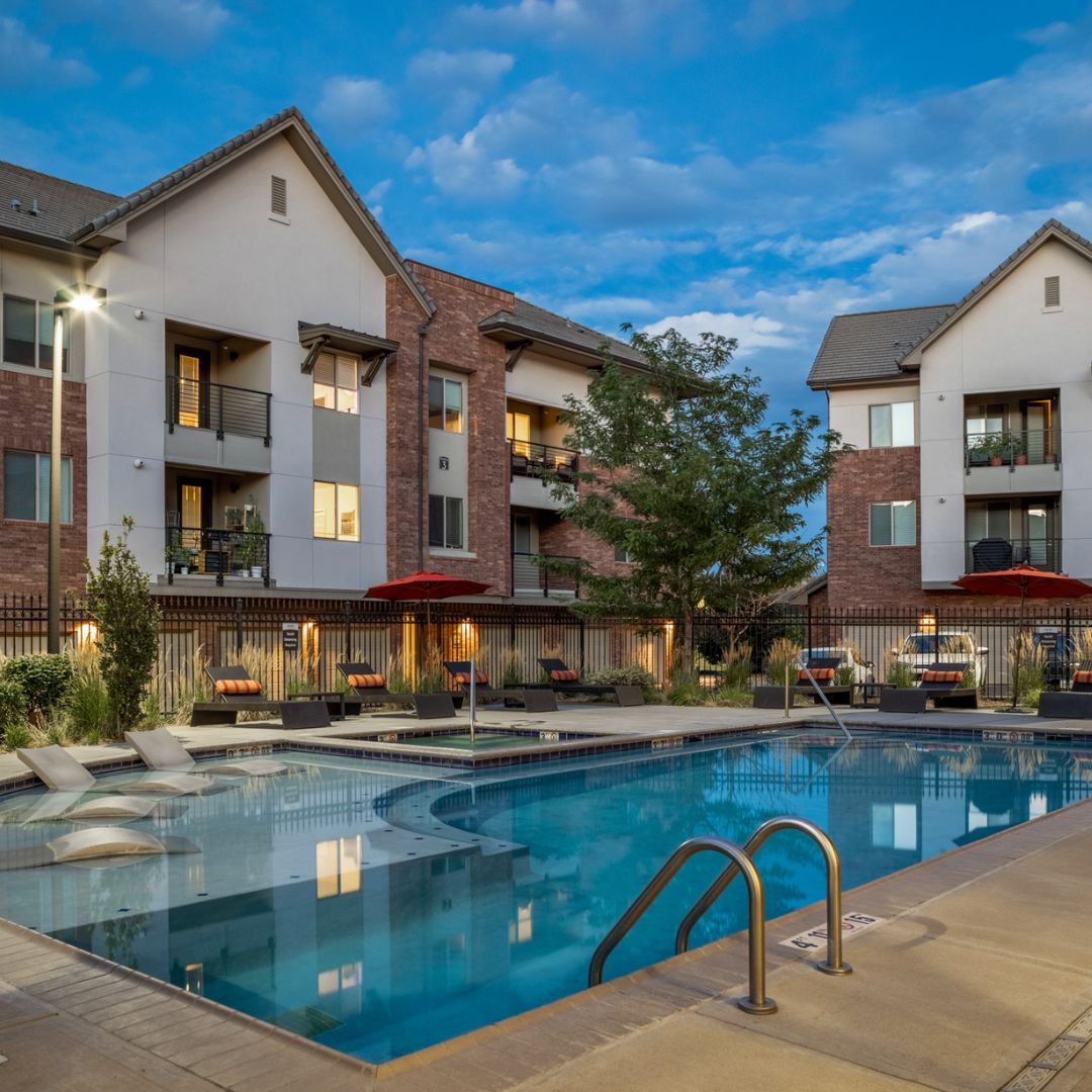 ElevateSequoia's tweet photo. The Parc is the perfect place to call home, with an exclusive location in the up-and-coming Denver Tech Center neighborhood. This area has it all—shopping, dining, outdoor activities, and easy access to Downtown Denver. Learn more: https://t.co/aMwK8Fh4wl #ElevateToSequoia https://t.co/mJION5KSr3